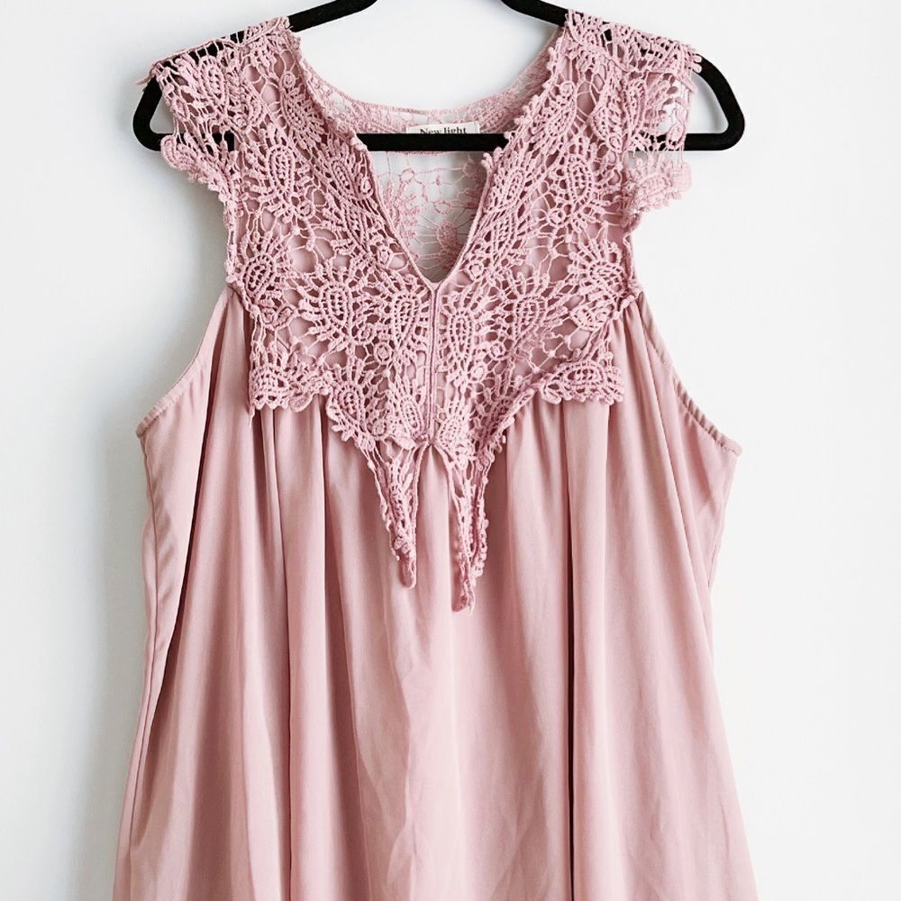 Lovely Mini dress Sleeveless Crochet Lace Flowy Romantic Mauve